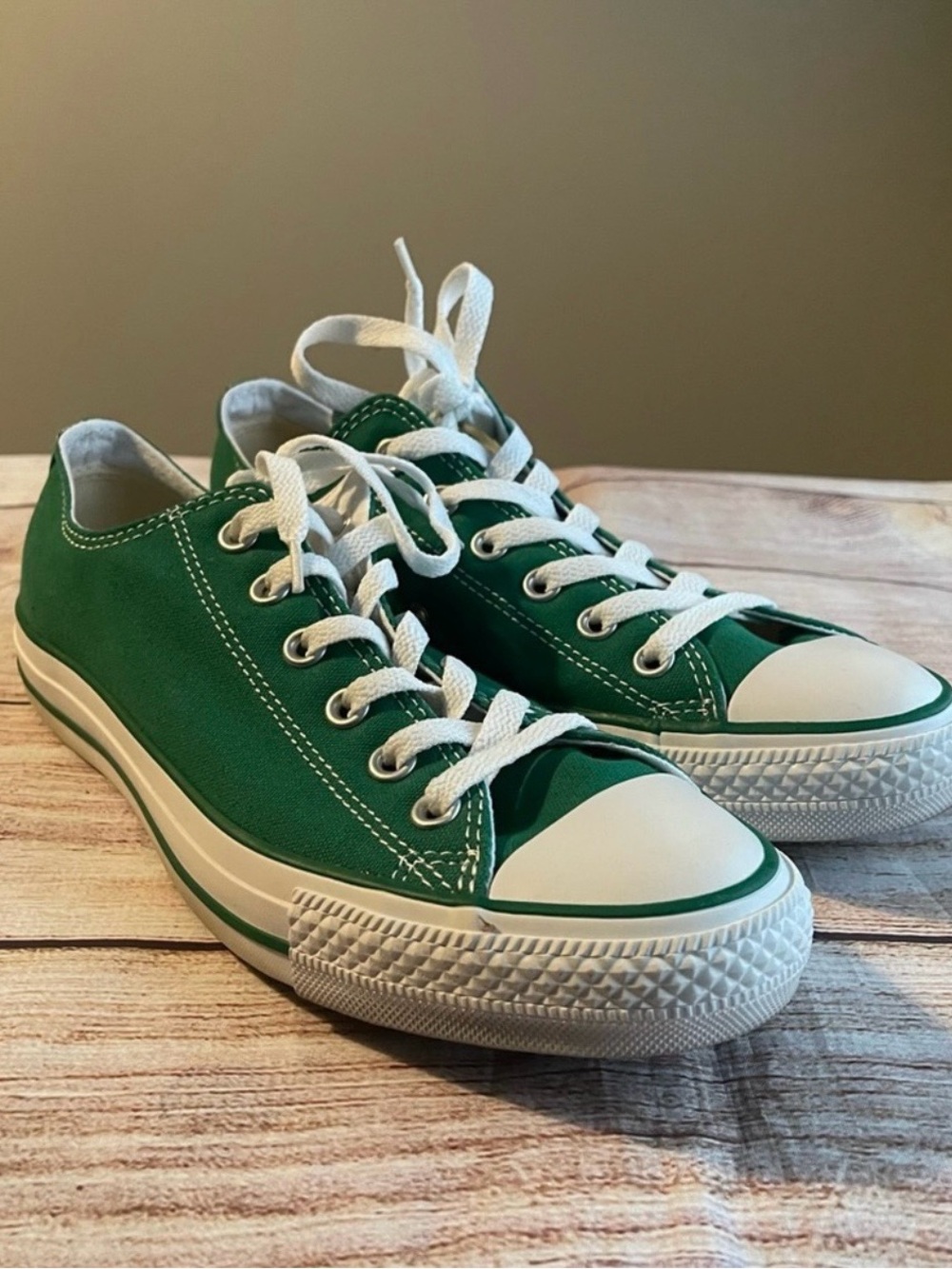 Converse Chuck Taylor All Star Classic shoes  green men’s 8 women’s 10